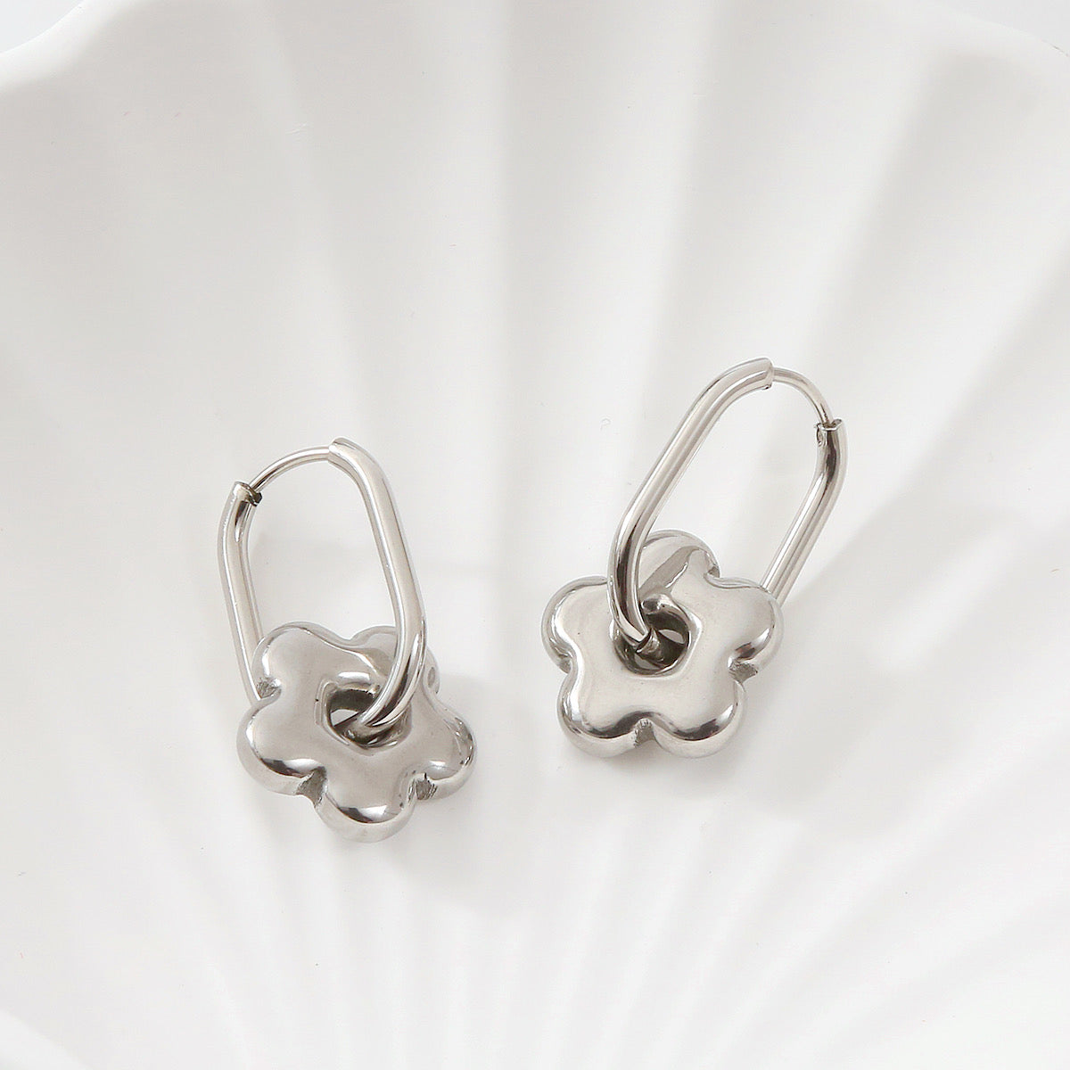 ELANDRA EARRINGS